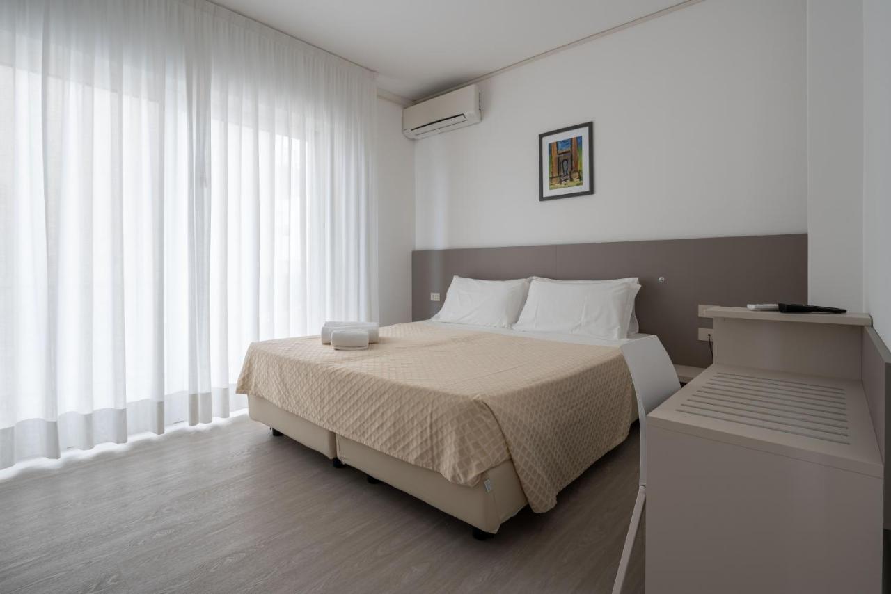Hotel Boston 3 Stelle Superior Frontemare Lido di Jesolo Bagian luar foto