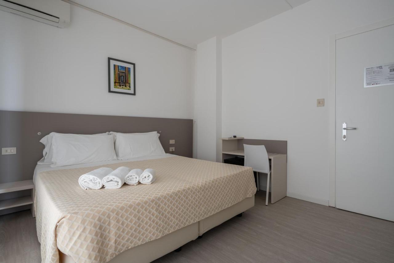 Hotel Boston 3 Stelle Superior Frontemare Lido di Jesolo Bagian luar foto