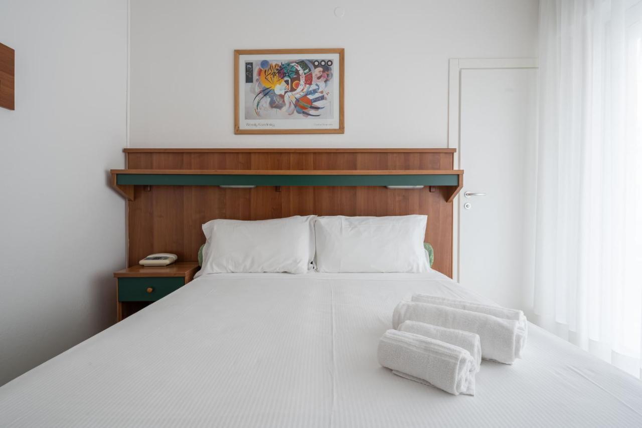Hotel Boston 3 Stelle Superior Frontemare Lido di Jesolo Bagian luar foto
