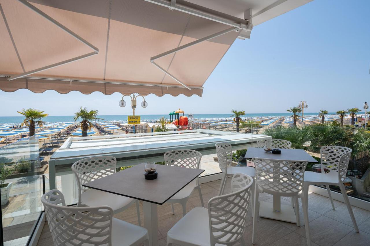 Hotel Boston 3 Stelle Superior Frontemare Lido di Jesolo Bagian luar foto