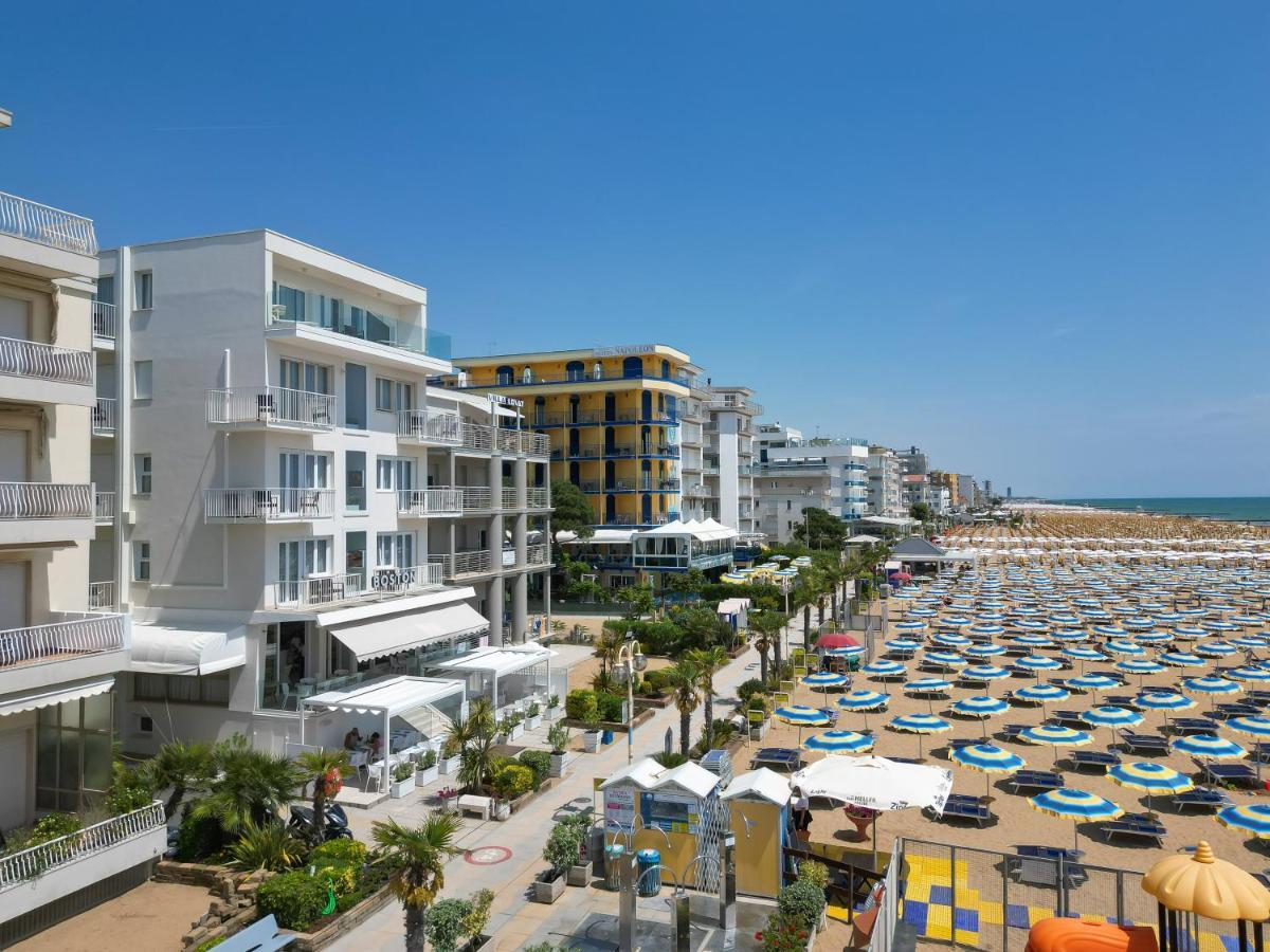 Hotel Boston 3 Stelle Superior Frontemare Lido di Jesolo Bagian luar foto