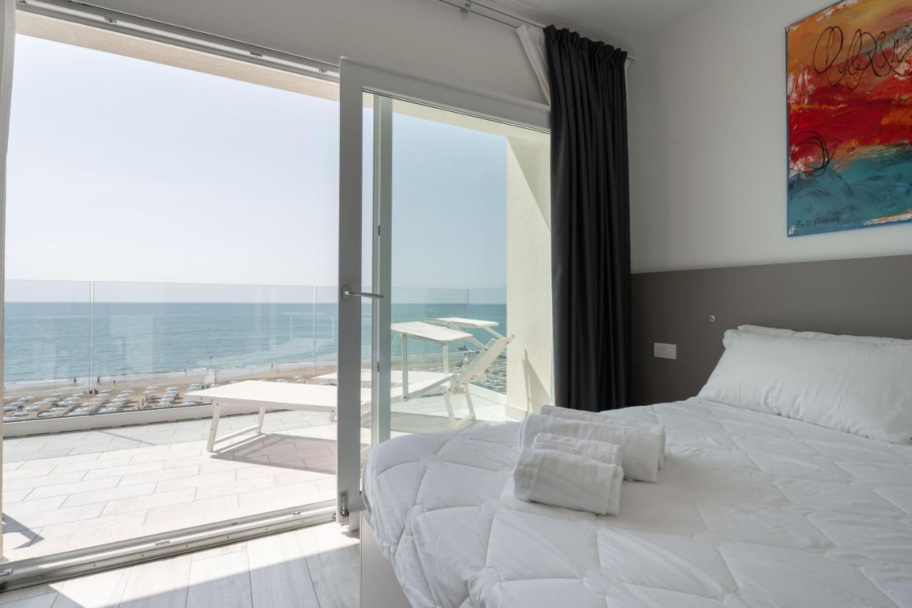 Hotel Boston 3 Stelle Superior Frontemare Lido di Jesolo Bagian luar foto