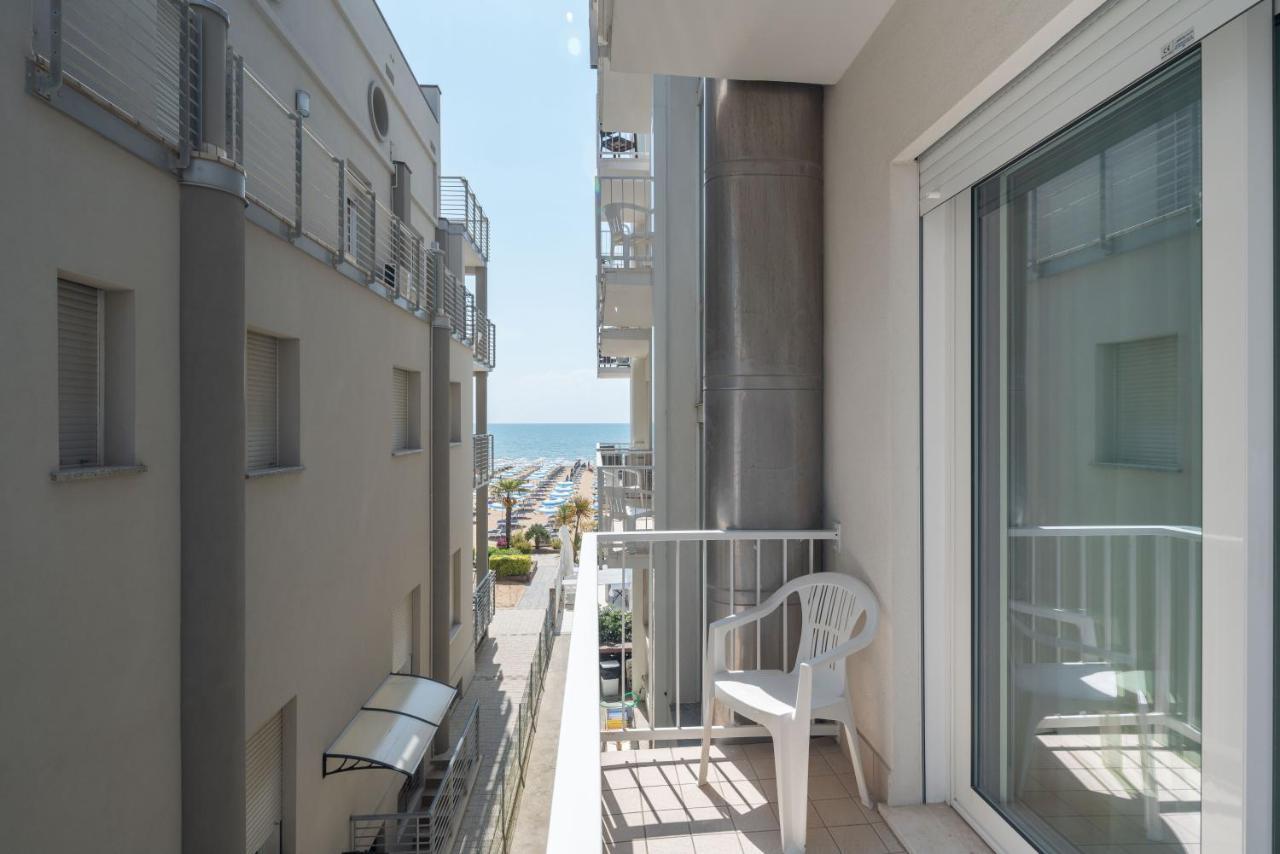 Hotel Boston 3 Stelle Superior Frontemare Lido di Jesolo Bagian luar foto