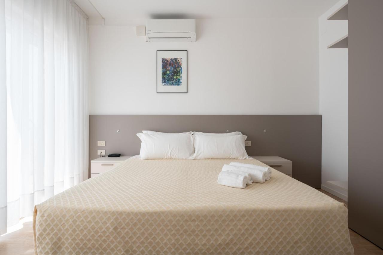 Hotel Boston 3 Stelle Superior Frontemare Lido di Jesolo Bagian luar foto